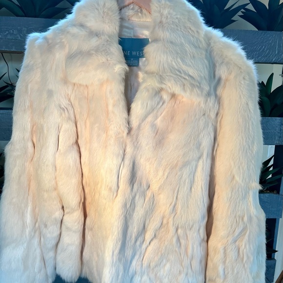 White 100% Rabbit women’s coat. Wore only twice! - Picture 5 of 6